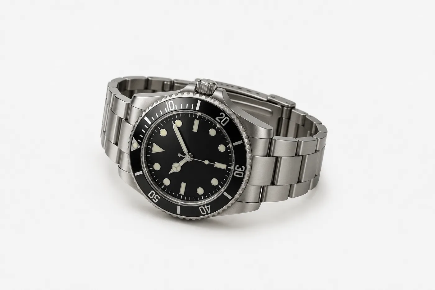 Steel dive watch, Lot 002